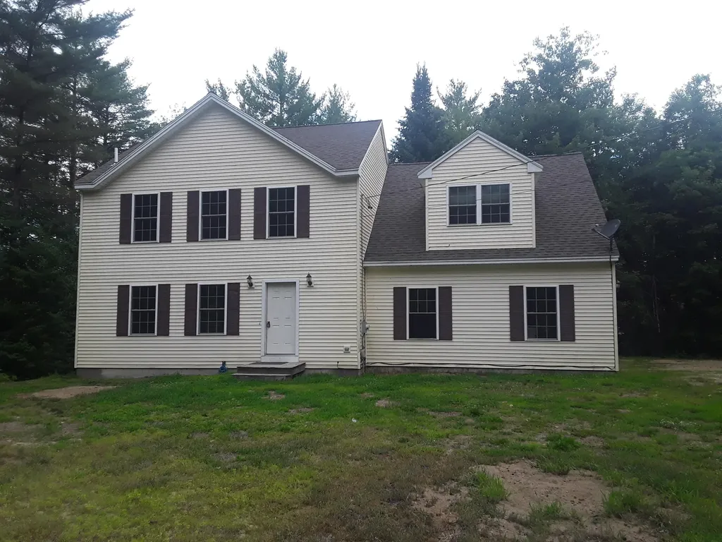 302 Meadow Road Raymond ME 04071