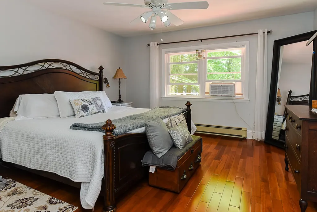8 Cardinal Lane Poland ME 04274