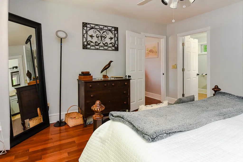 8 Cardinal Lane Poland ME 04274