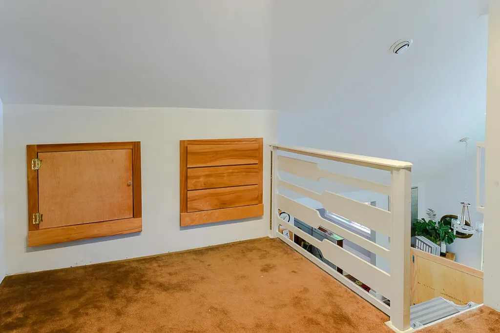 8 Cardinal Lane Poland ME 04274
