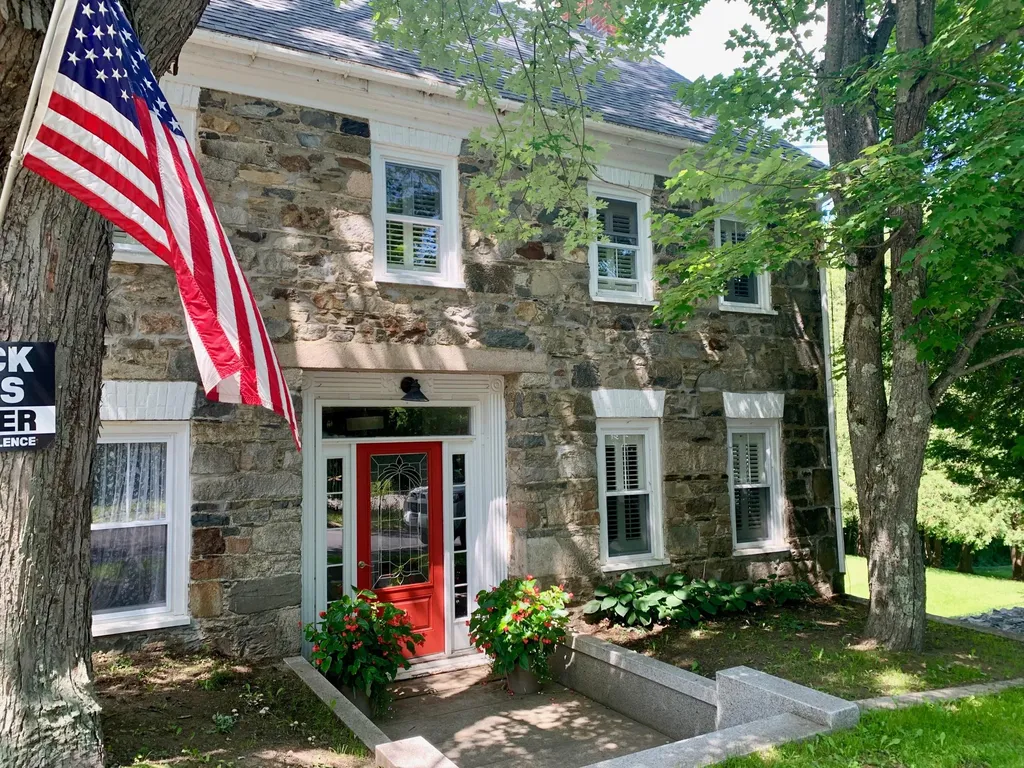 81 Union Street Calais ME 04619