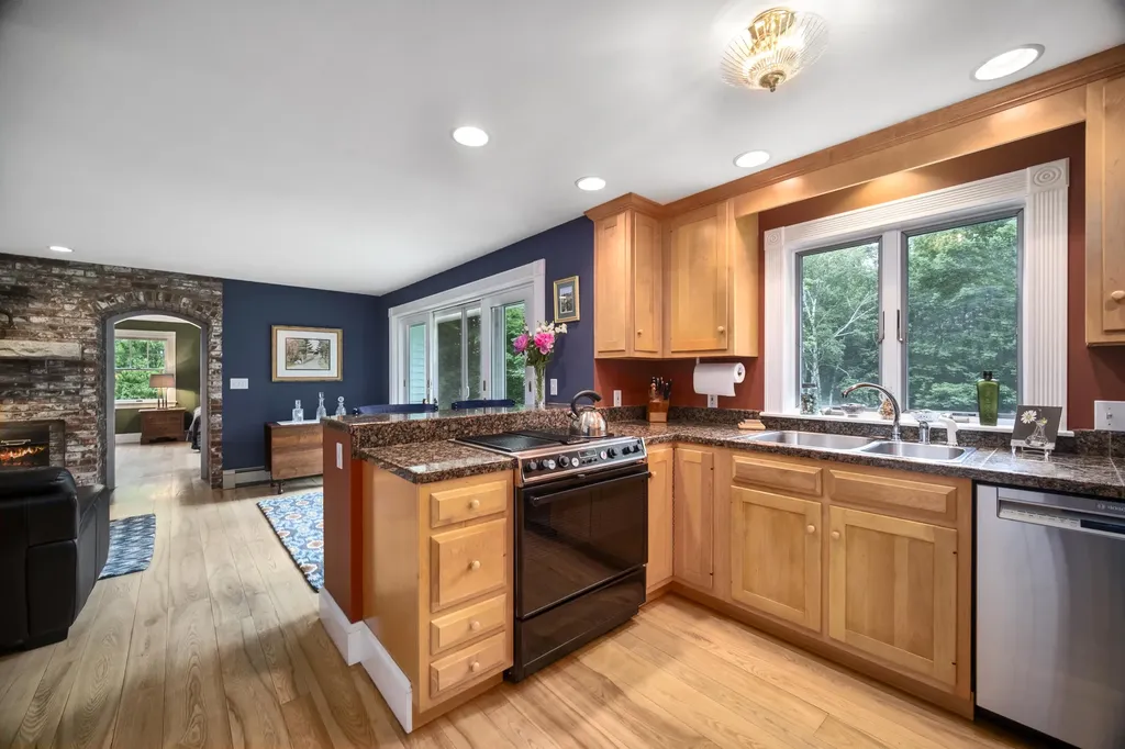 60 Harbour Hill Drive Owls Head ME 04854