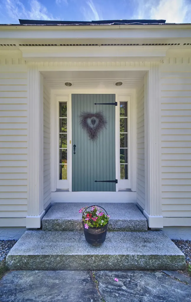60 Harbour Hill Drive Owls Head ME 04854