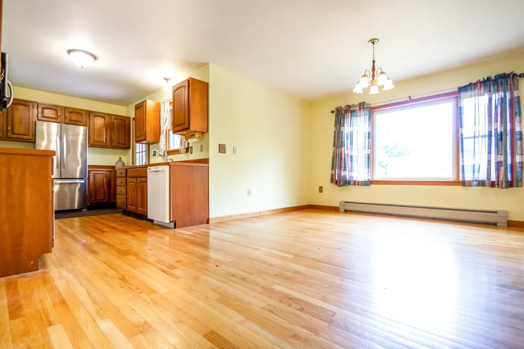 10 Lake St George Terrace Liberty ME 04949