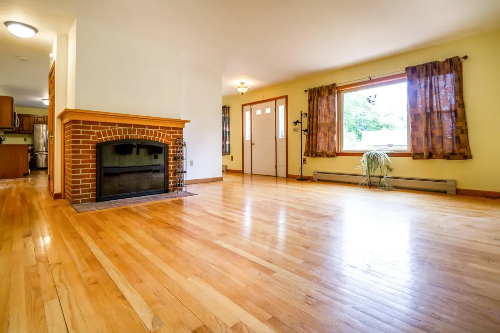 10 Lake St George Terrace Liberty ME 04949