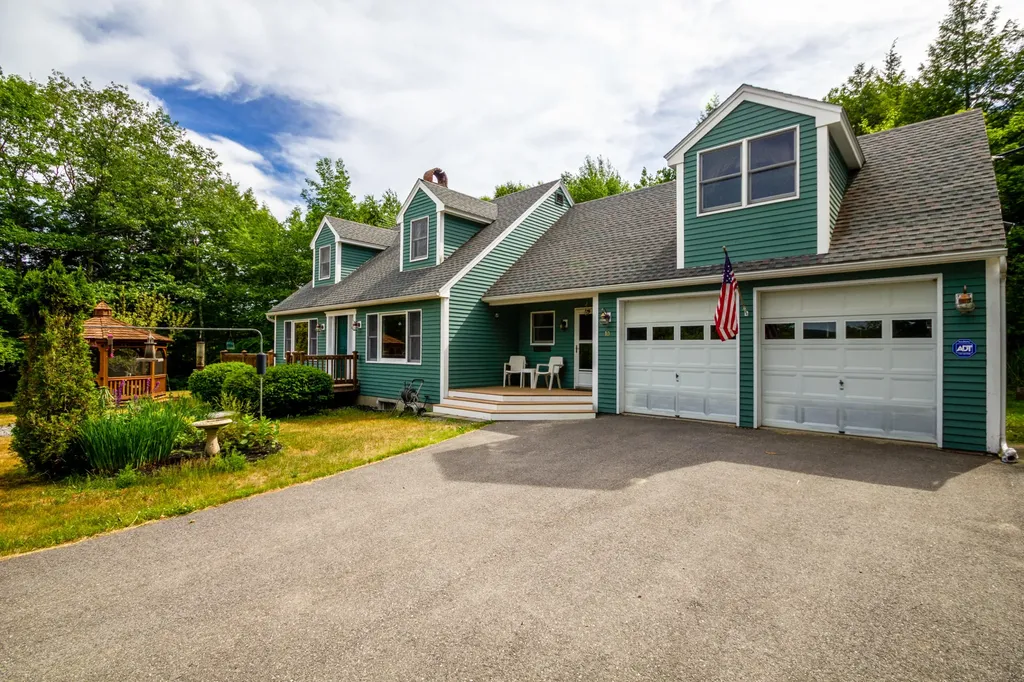10 Lake St George Terrace Liberty ME 04949
