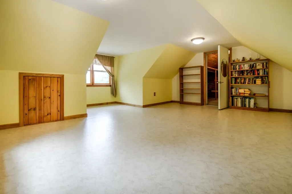 10 Lake St George Terrace Liberty ME 04949