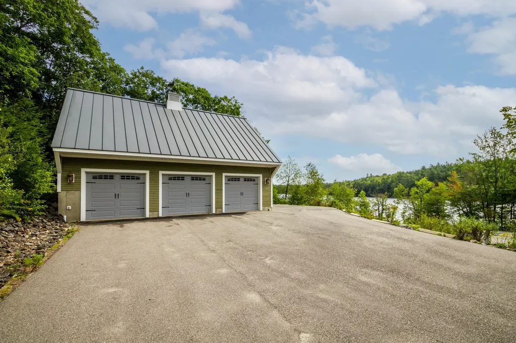 10 Lake St George Terrace Liberty ME 04949
