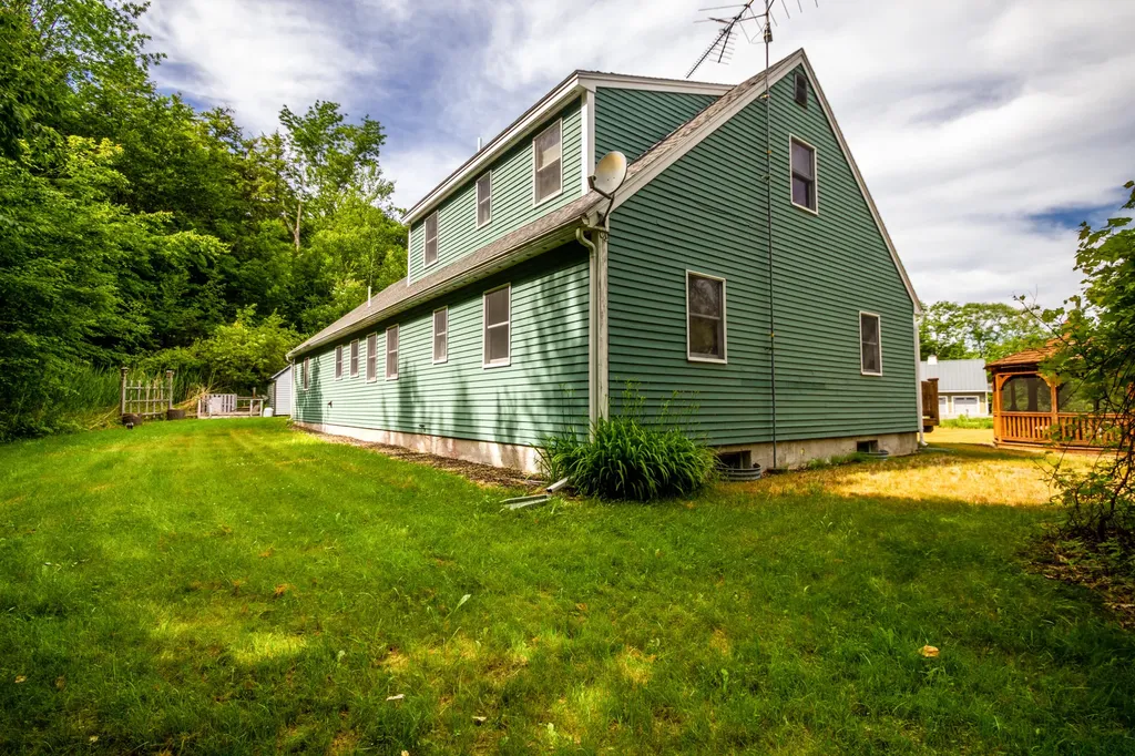 10 Lake St George Terrace Liberty ME 04949