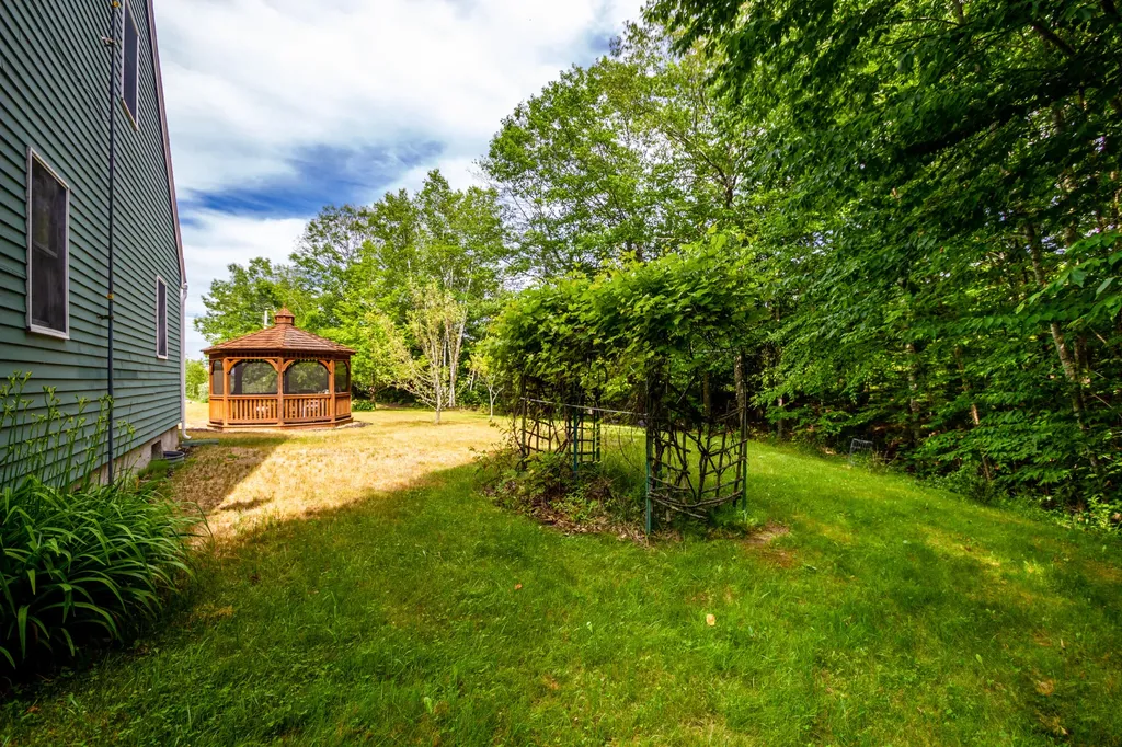 10 Lake St George Terrace Liberty ME 04949