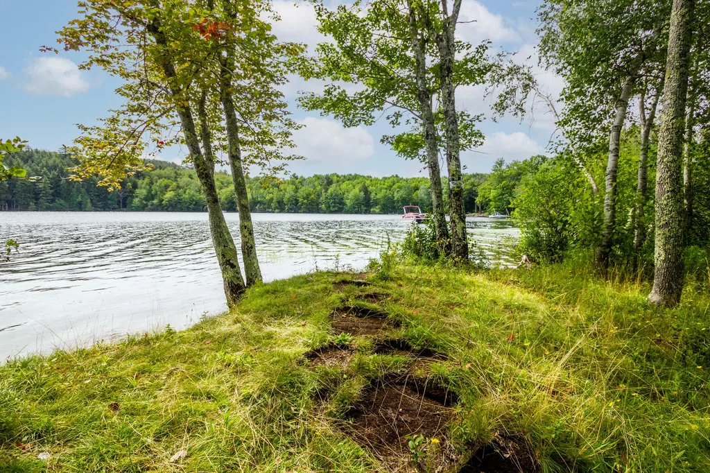 10 Lake St George Terrace Liberty ME 04949
