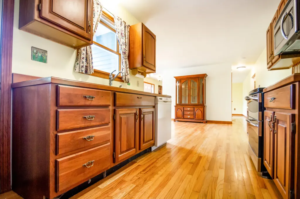 10 Lake St George Terrace Liberty ME 04949