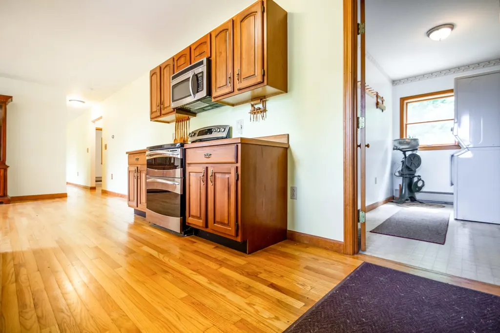10 Lake St George Terrace Liberty ME 04949