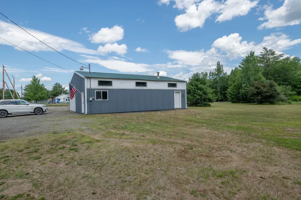 129 Main Road Abbot ME 04406