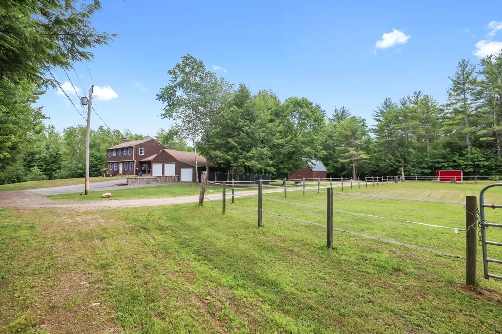 32 Birchcroft Lane Berwick ME 03901