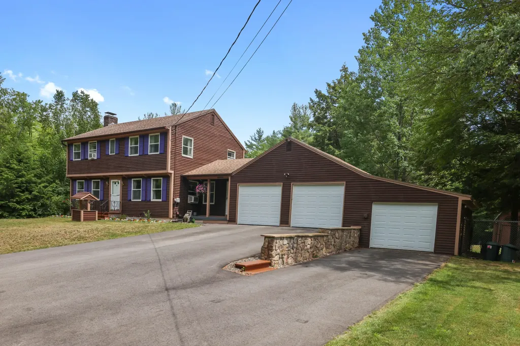32 Birchcroft Lane Berwick ME 03901