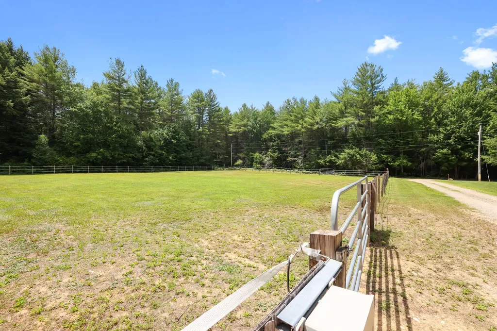 32 Birchcroft Lane Berwick ME 03901