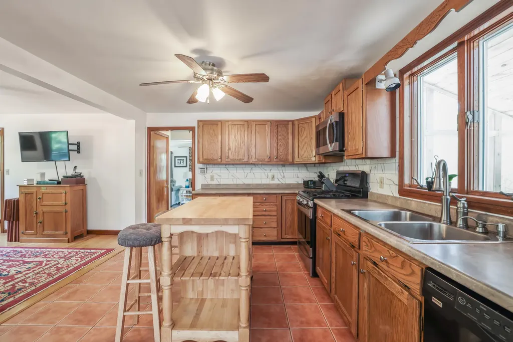 32 Birchcroft Lane Berwick ME 03901