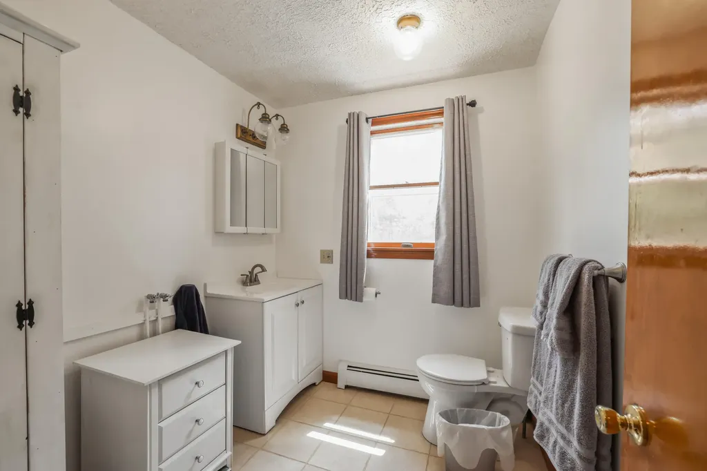 32 Birchcroft Lane Berwick ME 03901