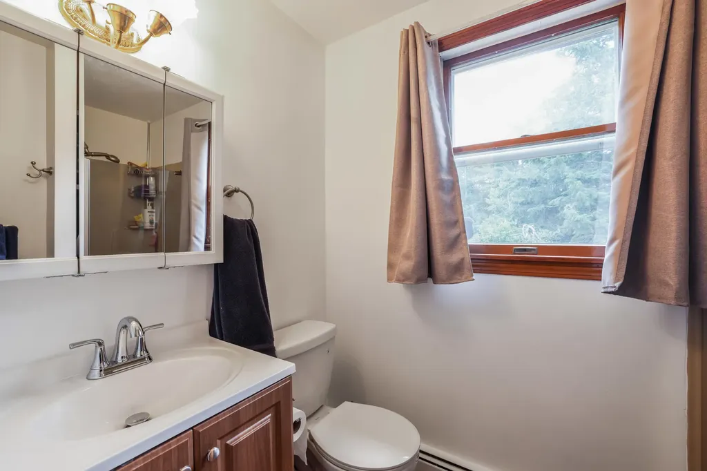 32 Birchcroft Lane Berwick ME 03901