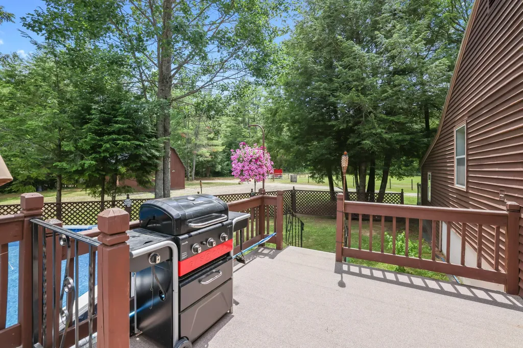 32 Birchcroft Lane Berwick ME 03901
