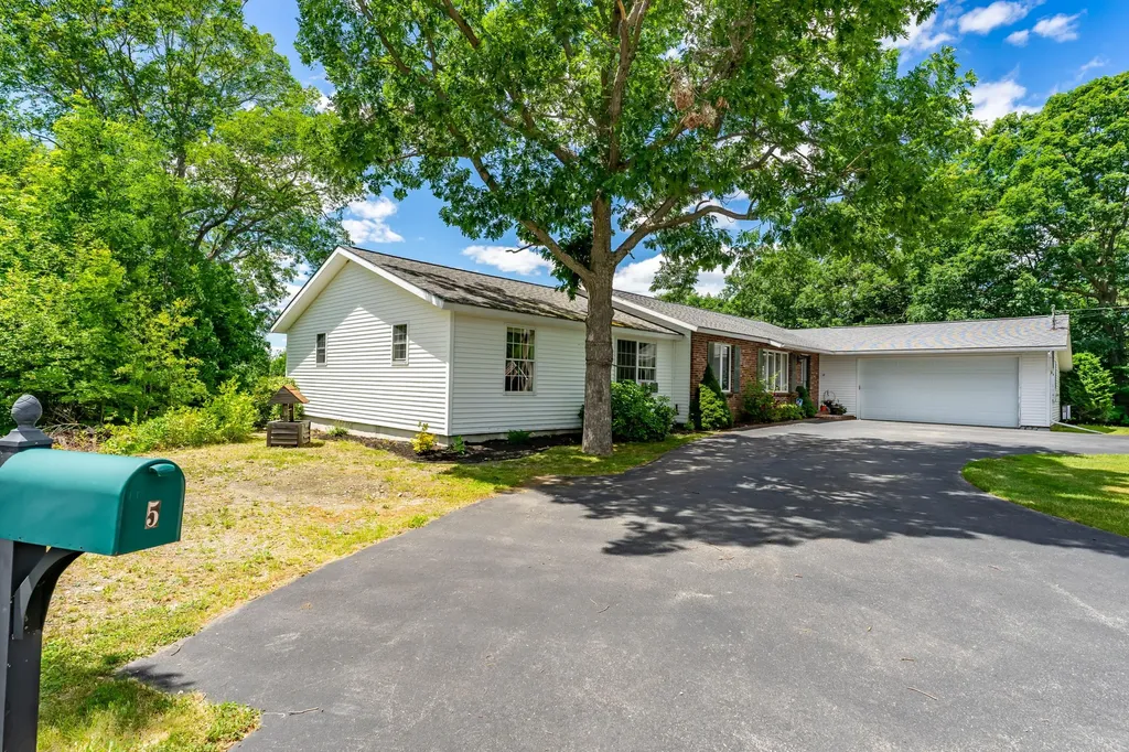 5 Westview Street Augusta ME 04330