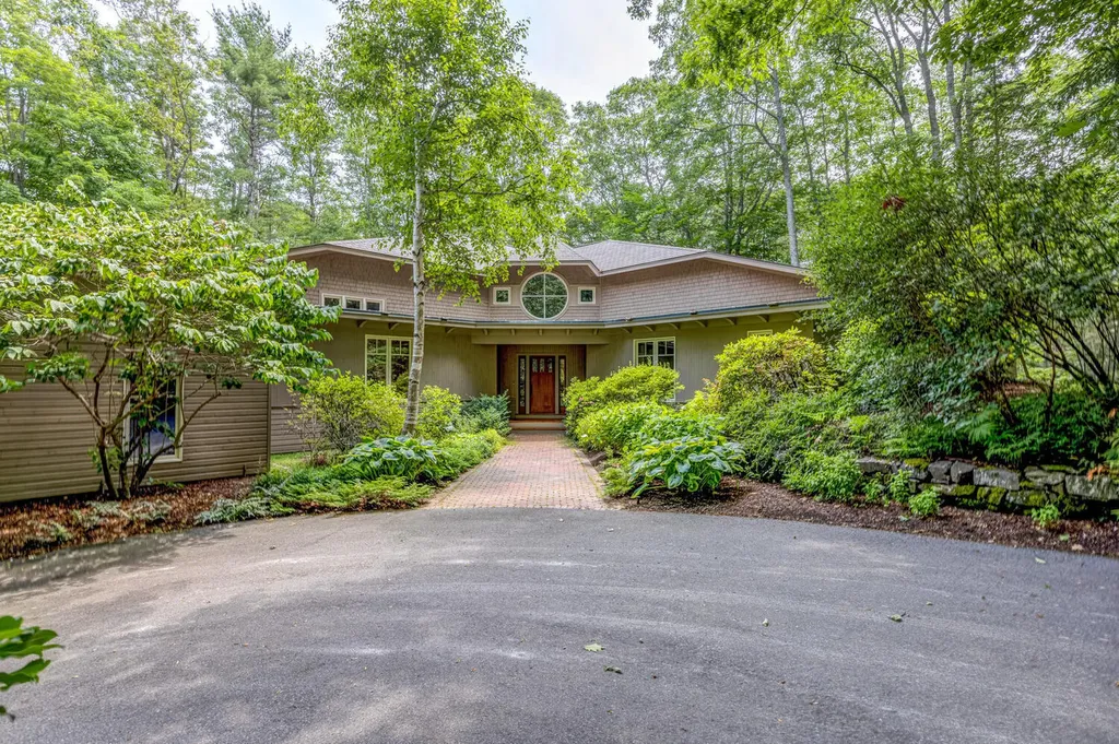 11 Rock Crest Drive Cape Elizabeth ME 04107