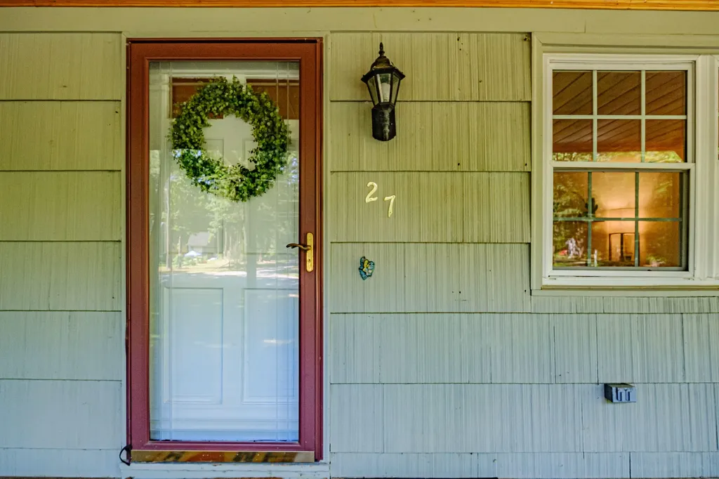 27 Albert Circle Buxton ME 04093
