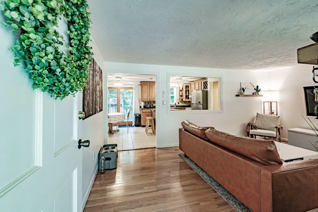 27 Albert Circle Buxton ME 04093