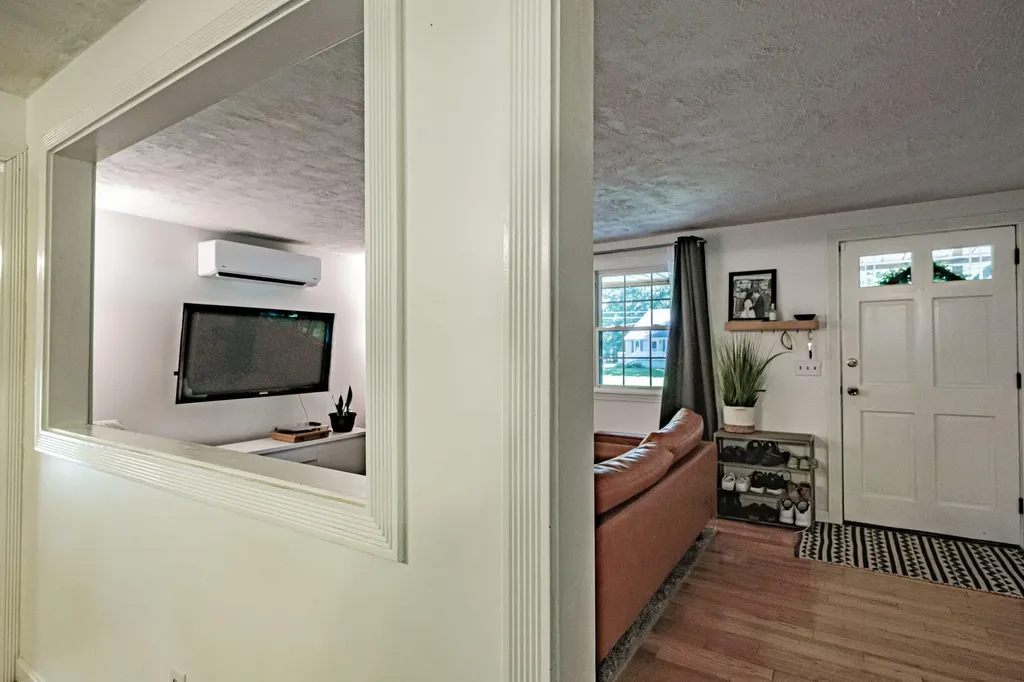27 Albert Circle Buxton ME 04093