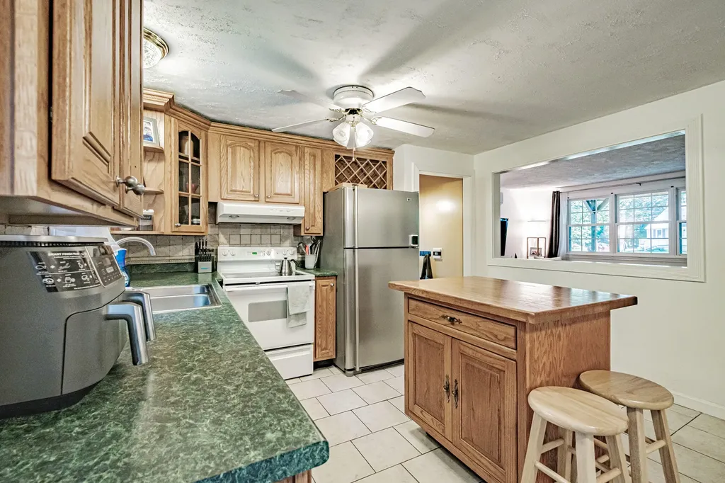 27 Albert Circle Buxton ME 04093