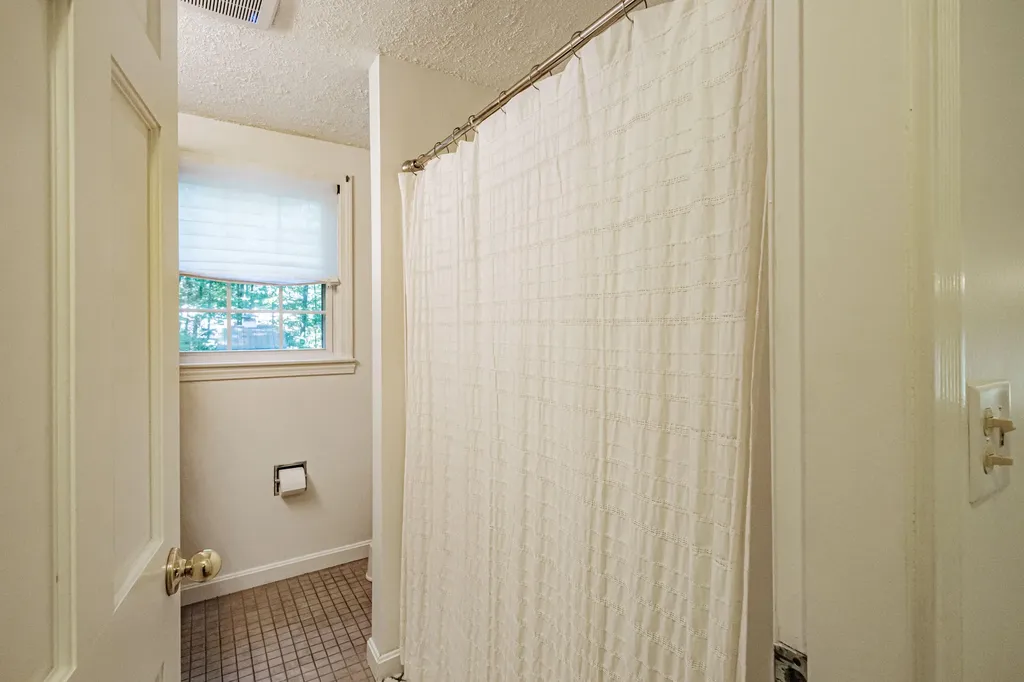 27 Albert Circle Buxton ME 04093