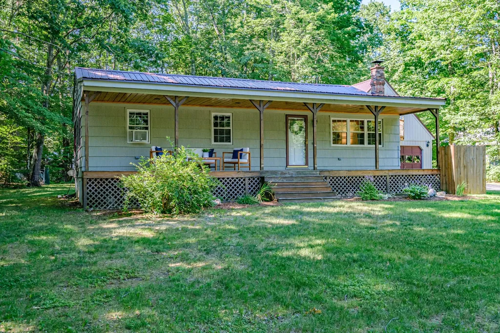 27 Albert Circle Buxton ME 04093