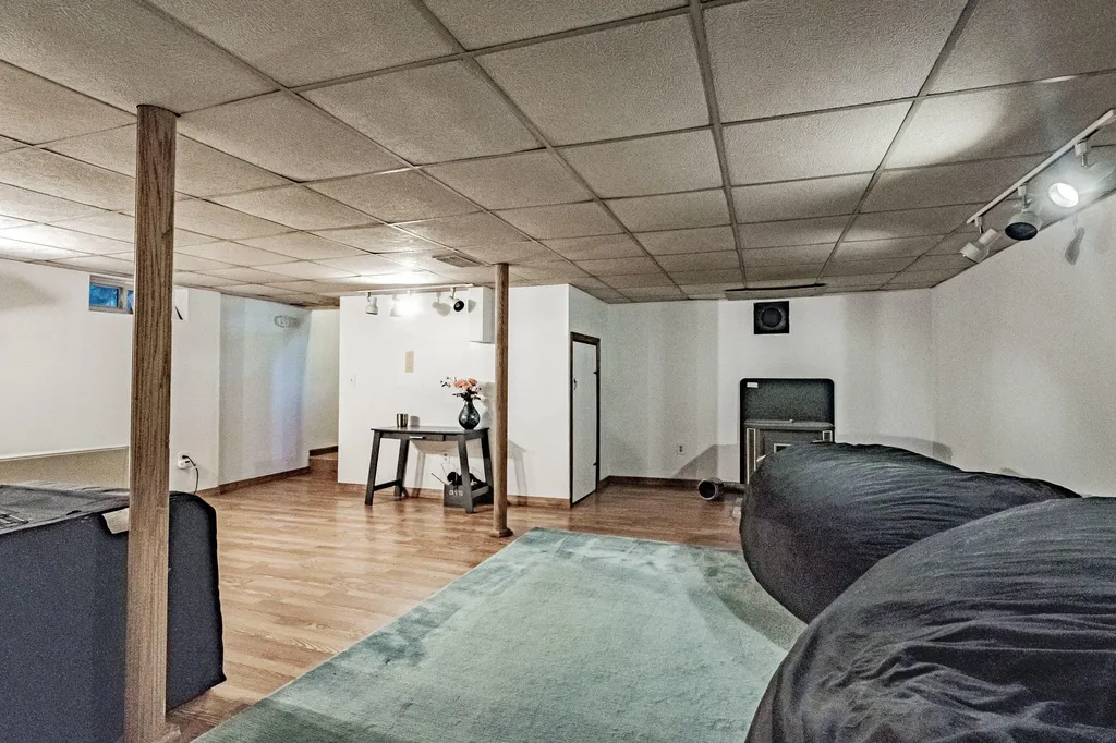 27 Albert Circle Buxton ME 04093