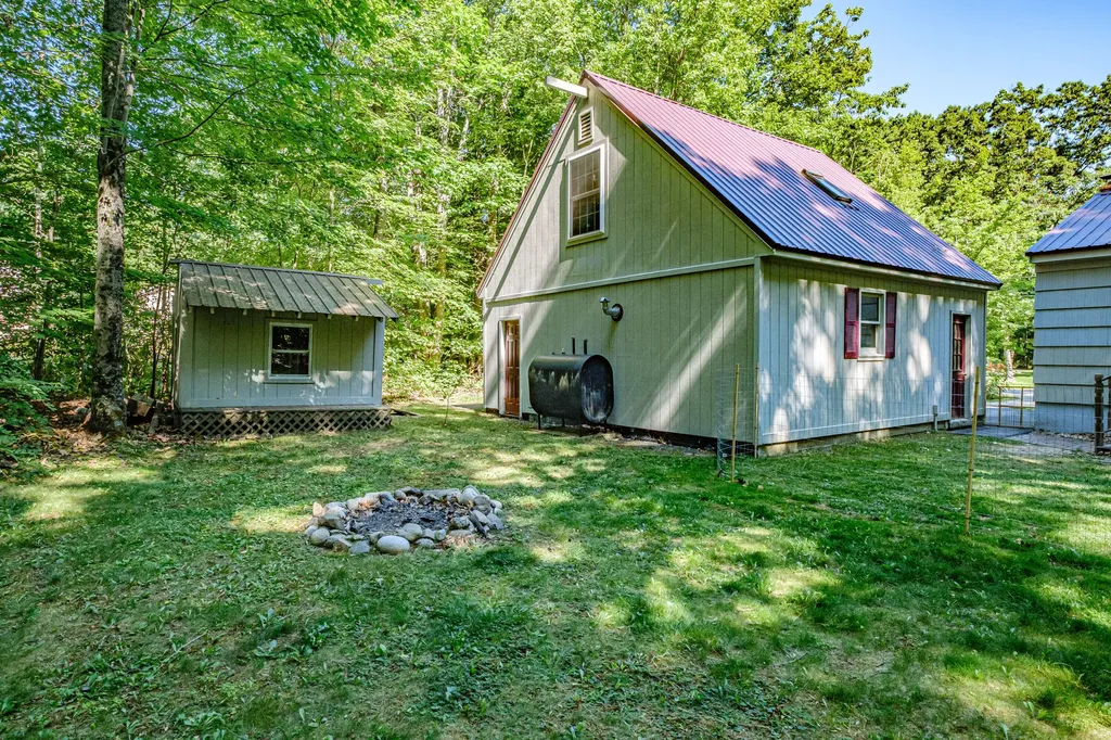 27 Albert Circle Buxton ME 04093