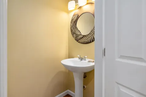 23 Pocahontas Road Kittery ME 03905