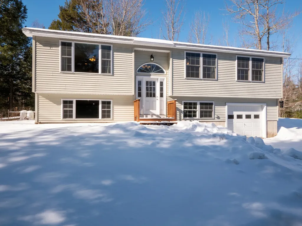 4 North Road Clifton ME 04428