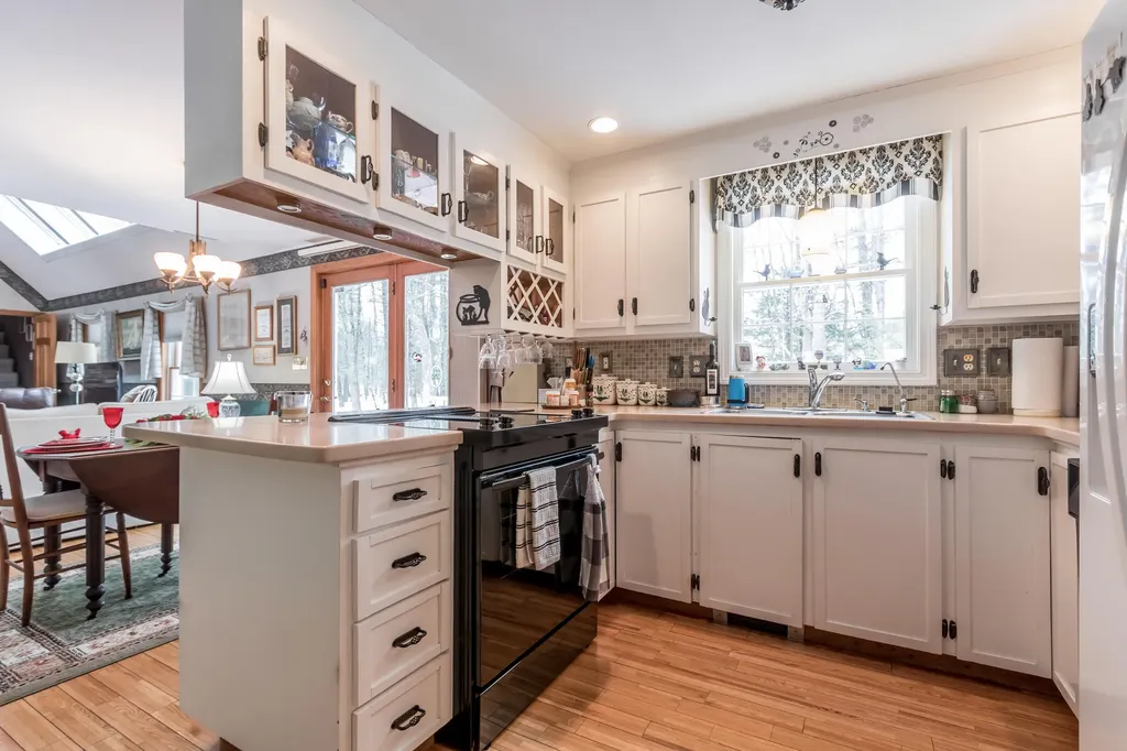 12 Ottawa Woods Road Scarborough ME 04074