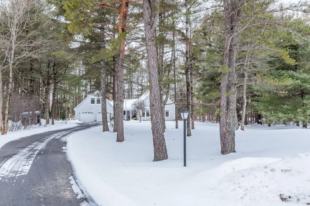 12 Ottawa Woods Road Scarborough ME 04074