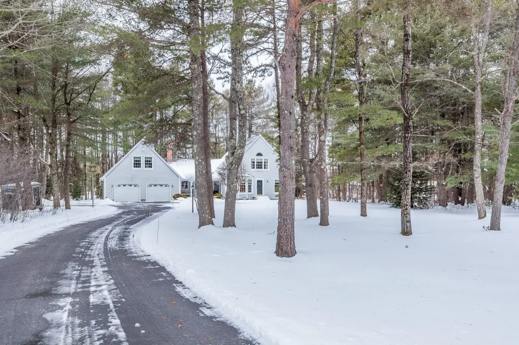 12 Ottawa Woods Road Scarborough ME 04074