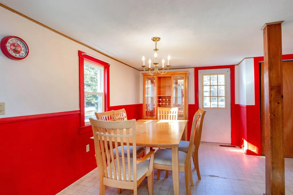 281 Shaker Road Gray ME 04039