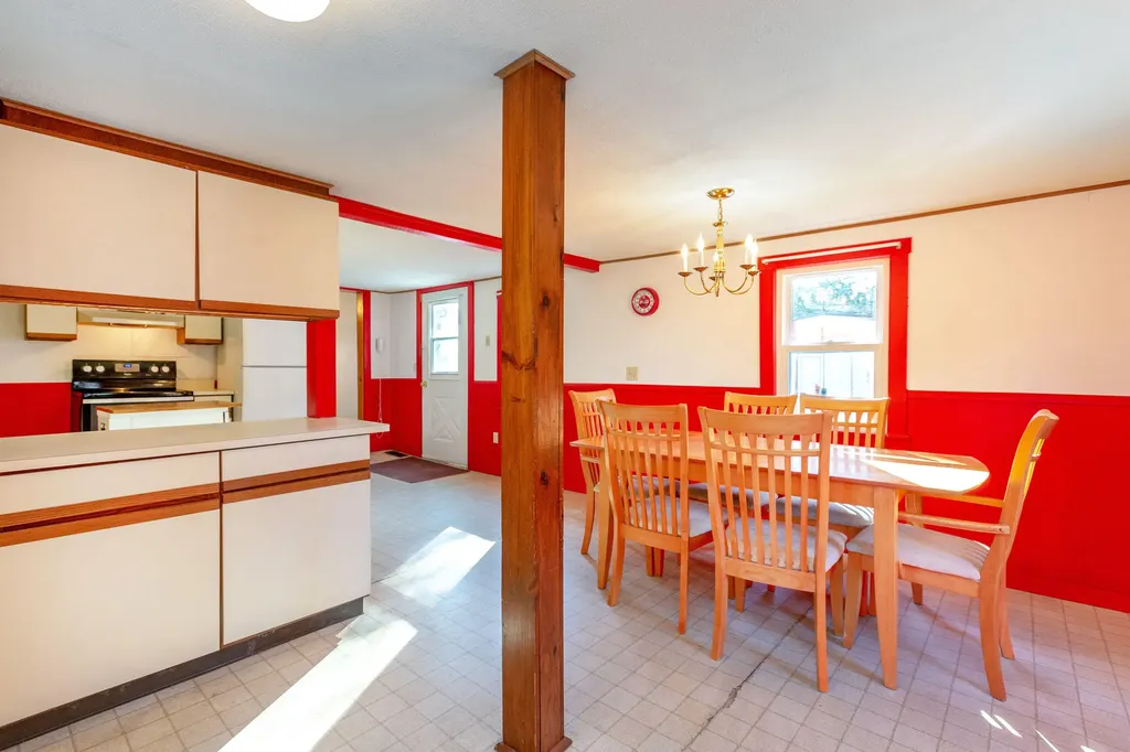 281 Shaker Road Gray ME 04039