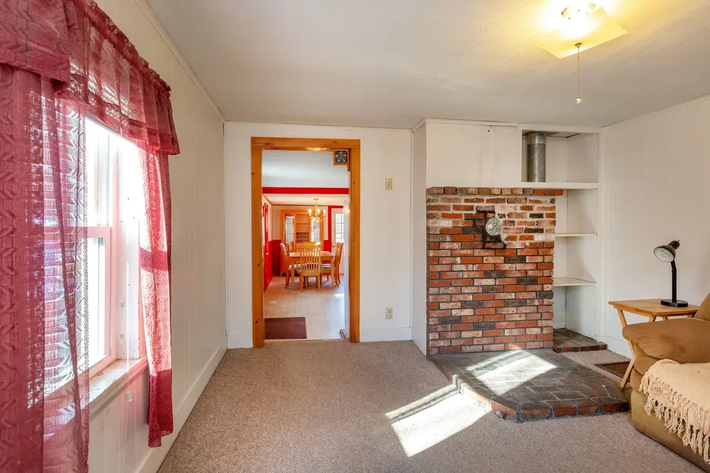 281 Shaker Road Gray ME 04039