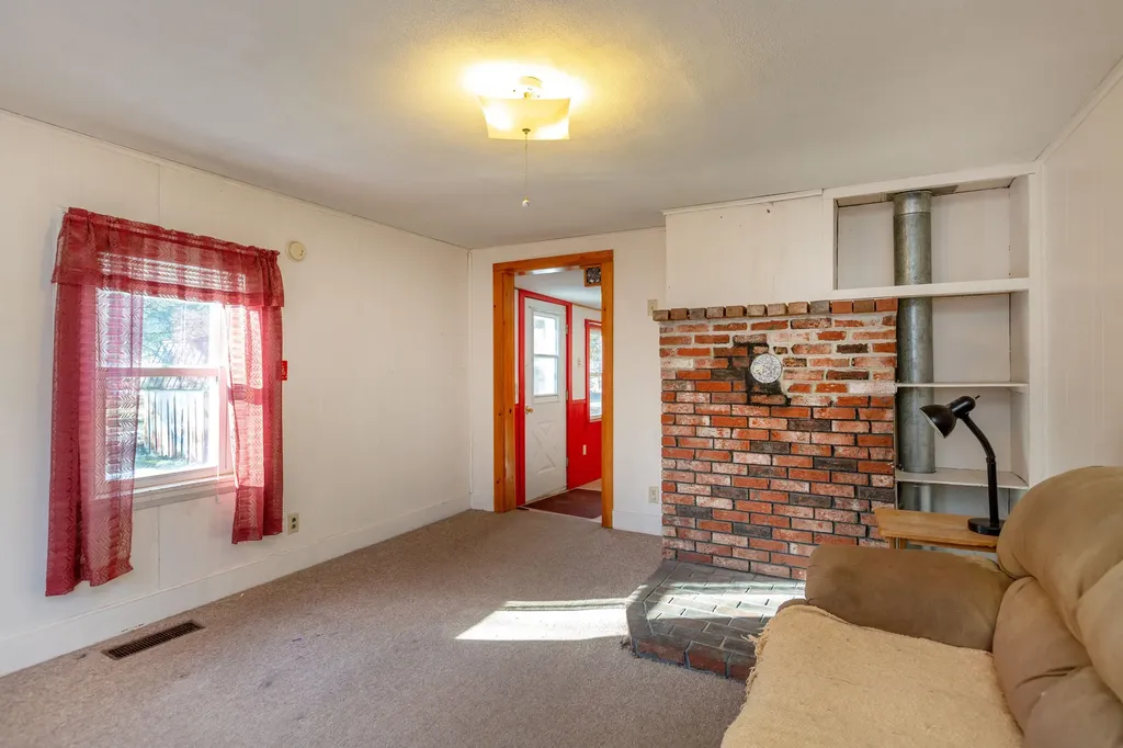281 Shaker Road Gray ME 04039