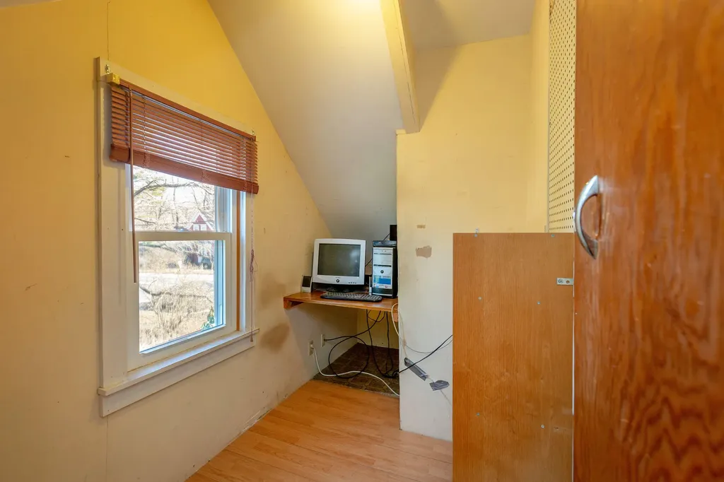 281 Shaker Road Gray ME 04039