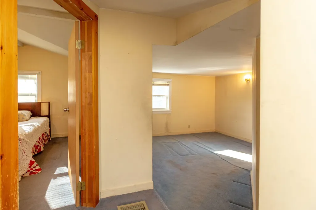 281 Shaker Road Gray ME 04039