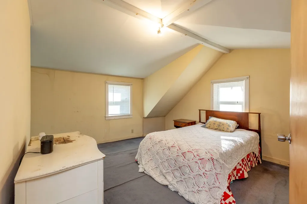 281 Shaker Road Gray ME 04039
