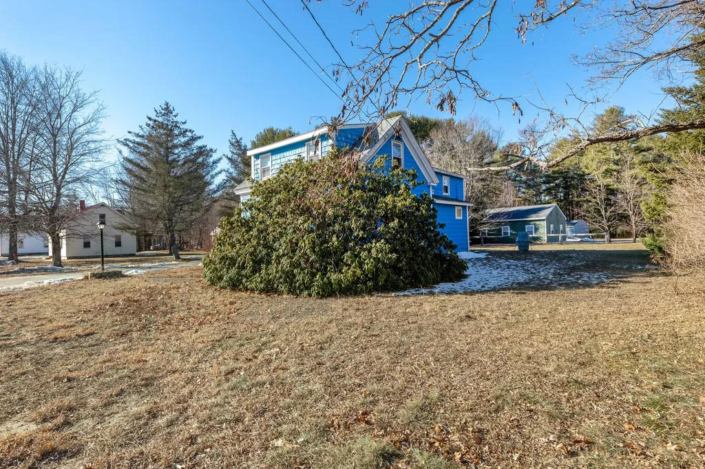 281 Shaker Road Gray ME 04039
