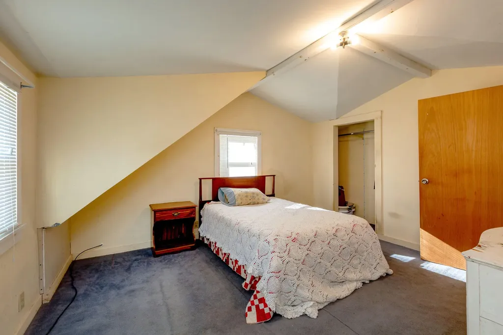 281 Shaker Road Gray ME 04039
