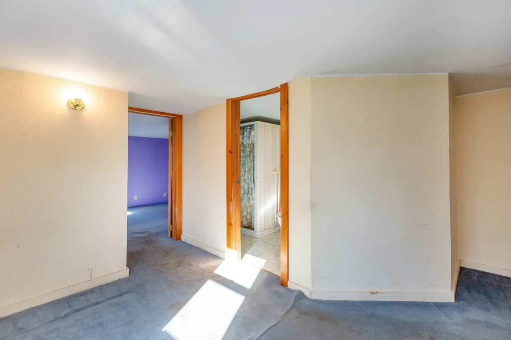281 Shaker Road Gray ME 04039